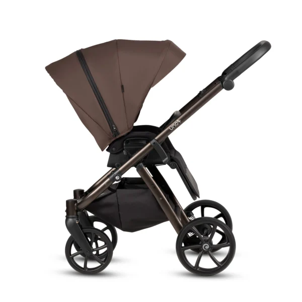 Tutis Uno6+ rudos spalvos kūdikių vežimėlis su juodu rėmu ir dideliais ratais