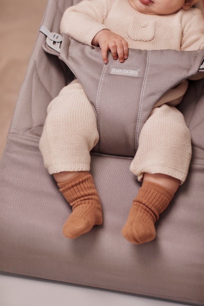 BabyBjörn Bliss šūpuļkrēsls – Sand Grey Woven Petal Quilt – foto 3