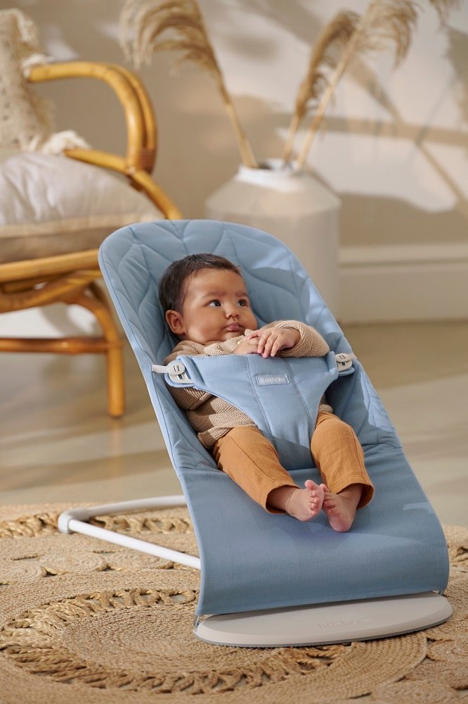 BabyBjörn Bliss šūpuļkrēsls – Blue Woven Petal Quilt – foto 2