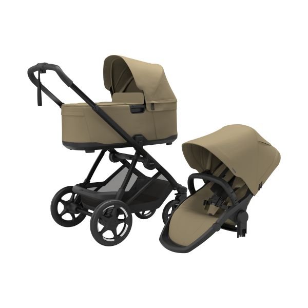 Large_Thule_Charm_FadedKhaki_ISO_Bundle_EROW_11500506_e93c.jpg Thule Charm bērnu ratiņi ar kulbu un sporta daļu smilšu krāsā, ar lieliem riteņiem и jumtiņu