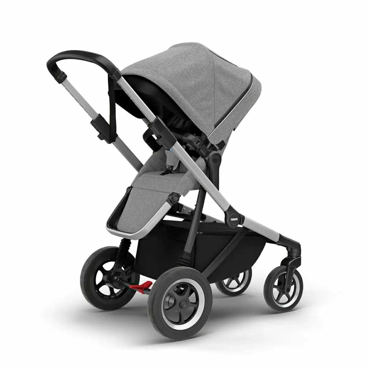 Thule-Sleek-Reversible-Seat-Grey-Melange-001_jpg.jpg Thule bērnu ratiņi ar pelēku sēdekli un jumtiņu, melnu rāmi un lieliem riteņiem