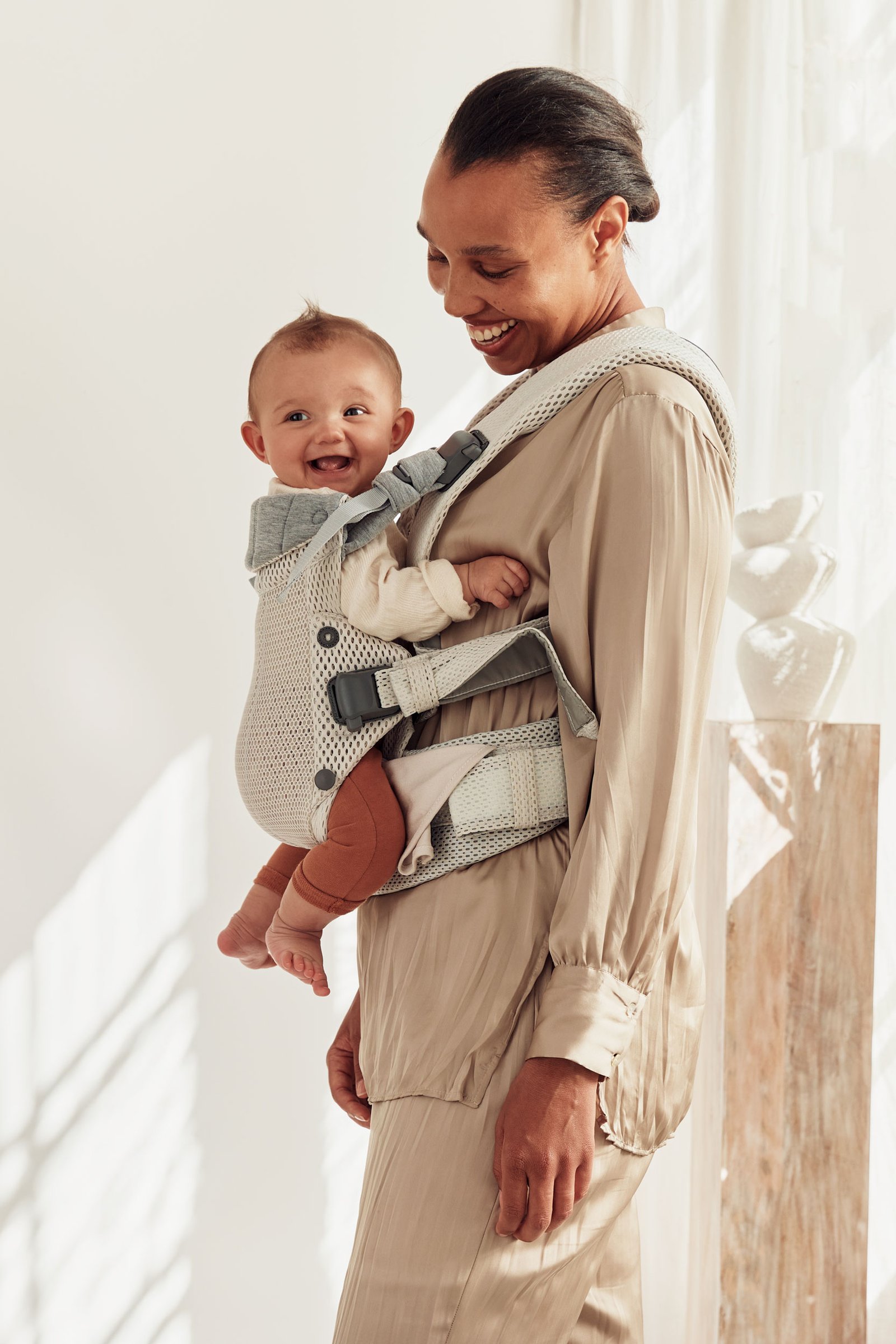 BabyBjörn Harmony 3D Mesh ķengursoma Cream