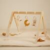 Little Dutch koka rotaļu arka ar rotaļlietām Newborn Natural – foto 2