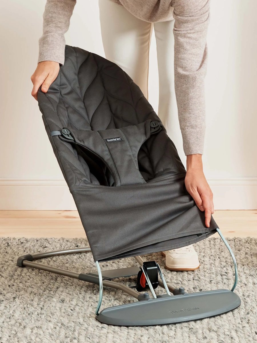 BabyBjörn Bliss šūpuļkrēsls – Anthracite Woven Petal – foto 4
