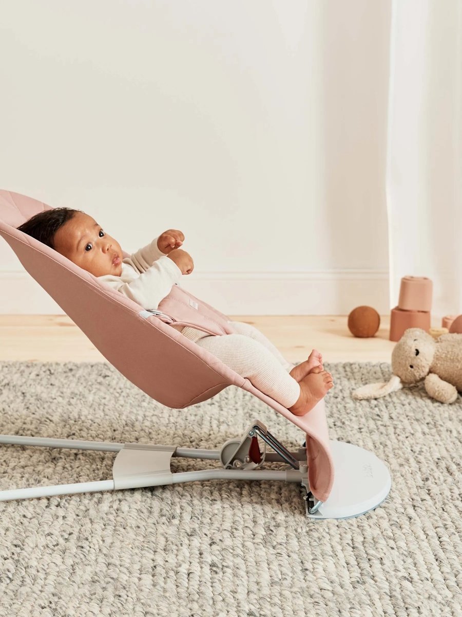 BabyBjörn Bliss šūpuļkrēsls – Dusty Pink Woven Petal – foto 3
