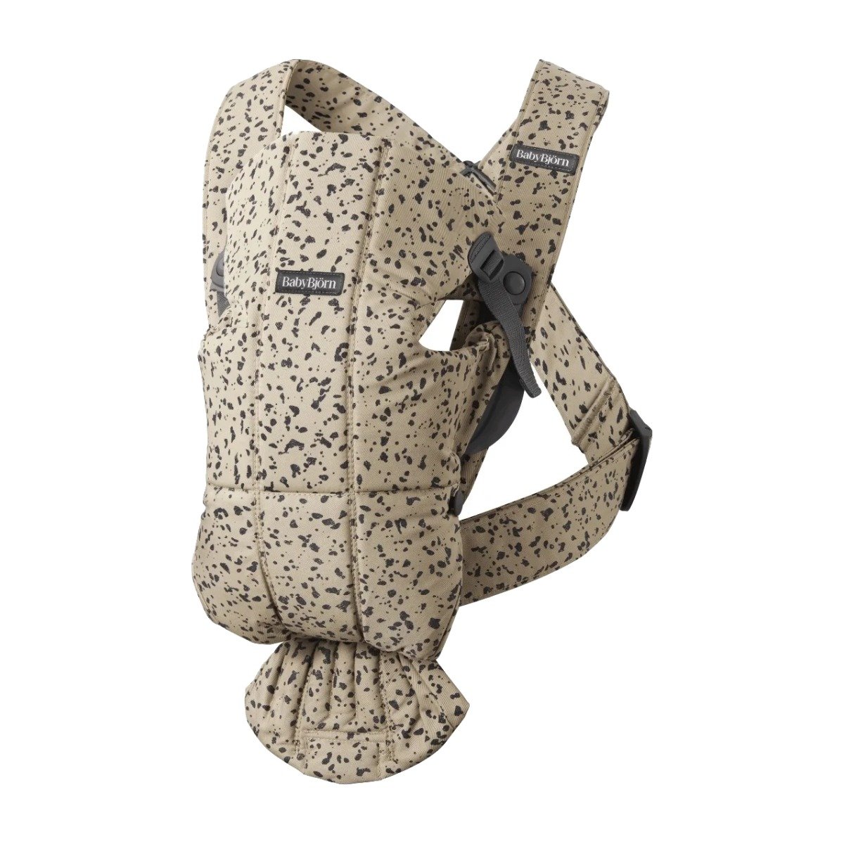 babybjorn-mini-woven-kengursoma-beige-dark-grey-balts-fons BabyBjörn Mini Woven ķengursoma Beige-Dark Grey
