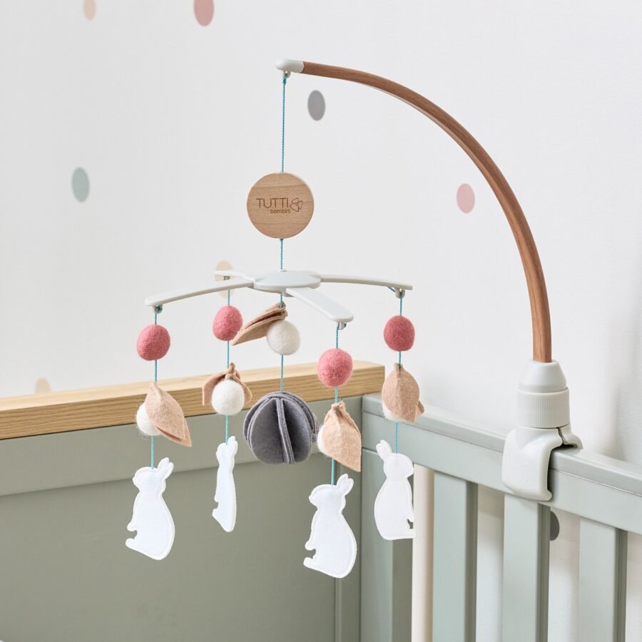 Tutti Bambini CoZee 2in1 karuselīte gultiņai – Scandinavian Walnut-Ecru – foto 5