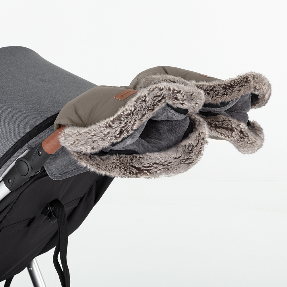 Petite&Mars Furry ziemas cimdi ratiem – Mocha Mousse – 2