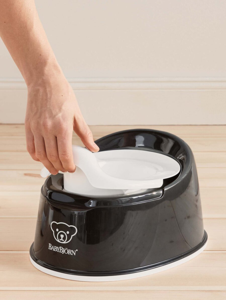 BabyBjörn Smart Potty podiņš – Black/White – 3