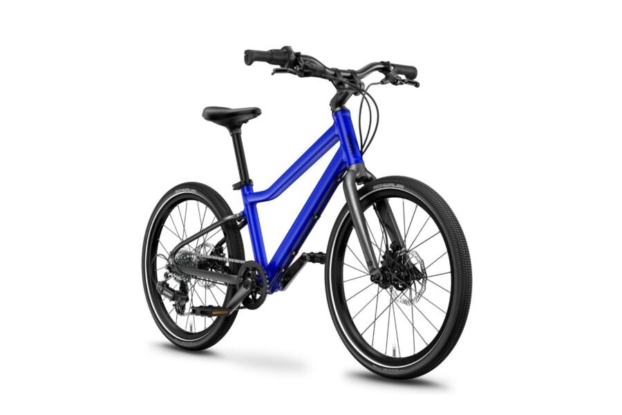 WOOM EXPLORE 4 bērnu velosipēds zilā krāsā ar melnu rāmi un disku bremzēm