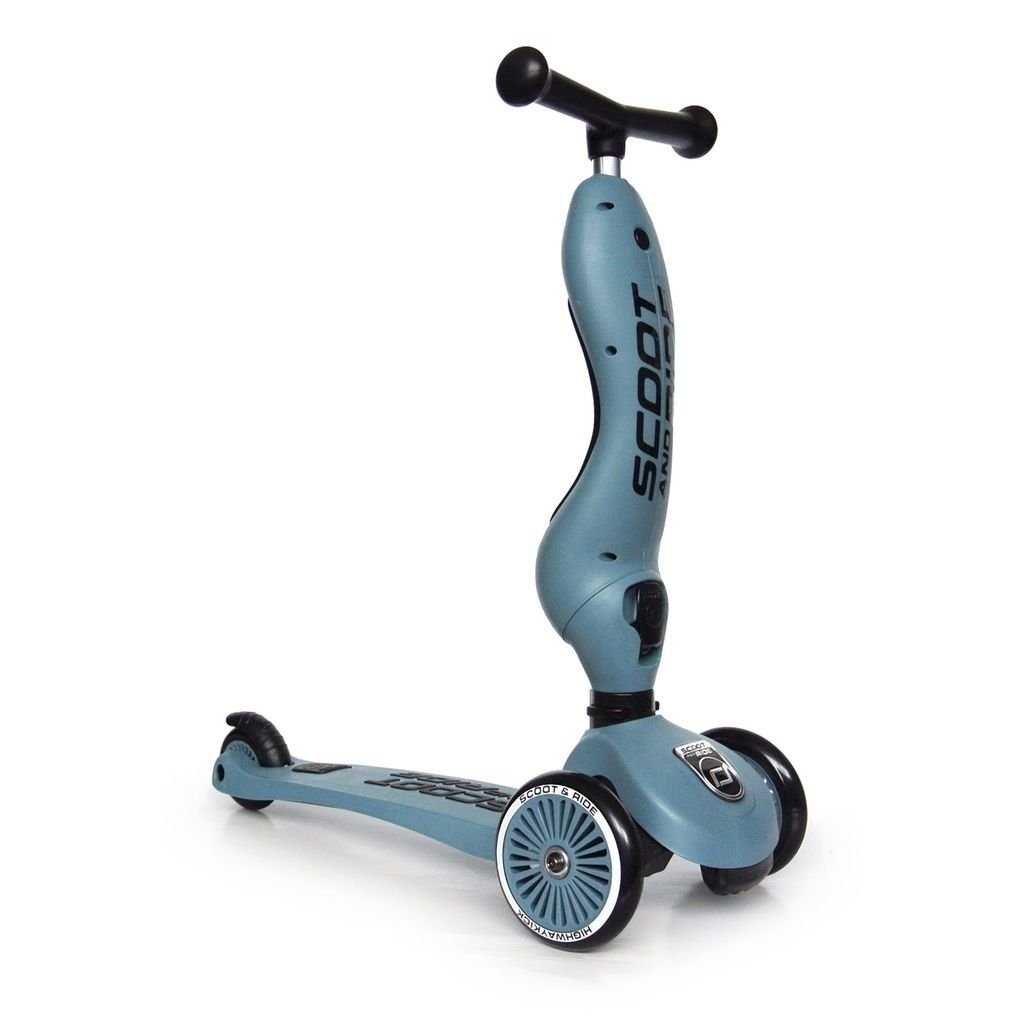 Scoot and Ride Highwaykick 1 zils skrejritenis ar melnu stūri un trim riteņiem