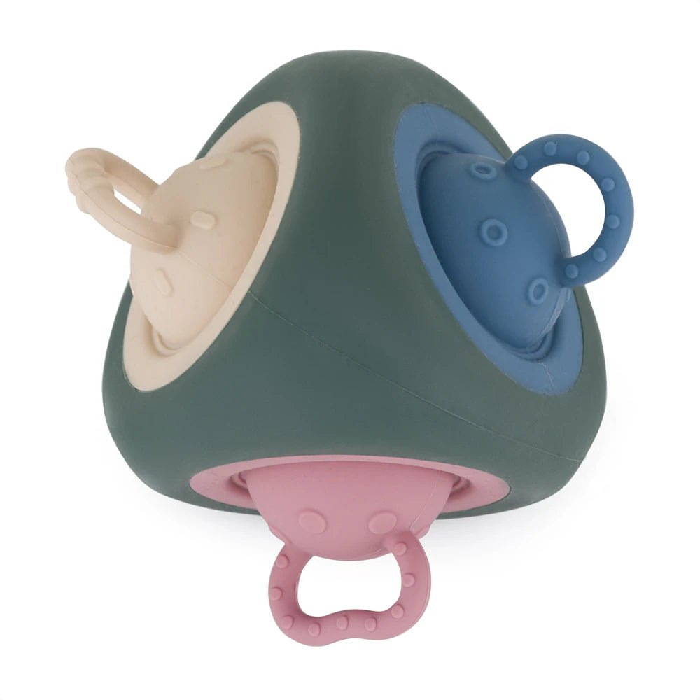 pop-up-triangle-10m___250807_1.jpg Petite&Mars silikona zobu graužamais Pop Triangle – Misty Green
