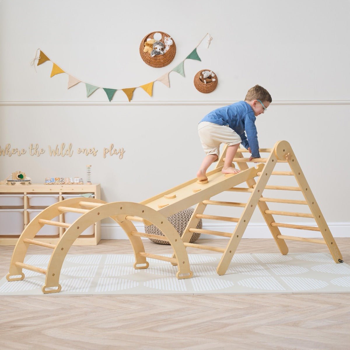 scala-montessori-pikler-climbing-frame-natural-2.jpg Tutti Bambini kāpelēšanas komplekts 3in1 – Natural Wood