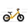 Tutis dzeltenais balansa velosipēds ar melniem riteņiem un regulējamu sēdekli
